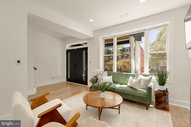1527 BUCHANAN ST NW, Washington, DC 20011