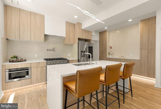 1527 BUCHANAN ST NW, Washington, DC 20011