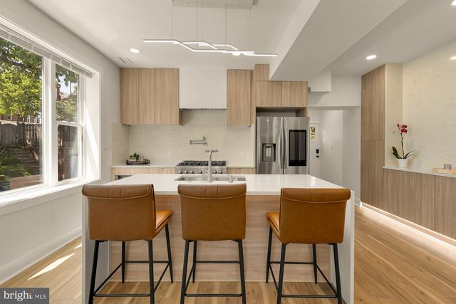 1527 BUCHANAN ST NW, Washington, DC 20011
