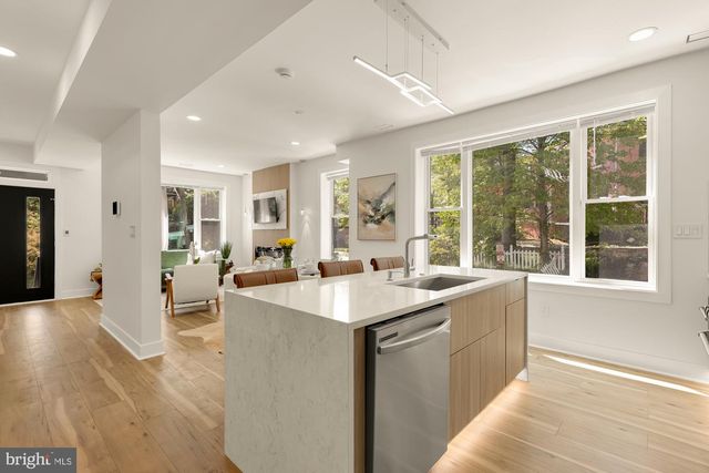 1527 BUCHANAN ST NW, Washington, DC 20011
