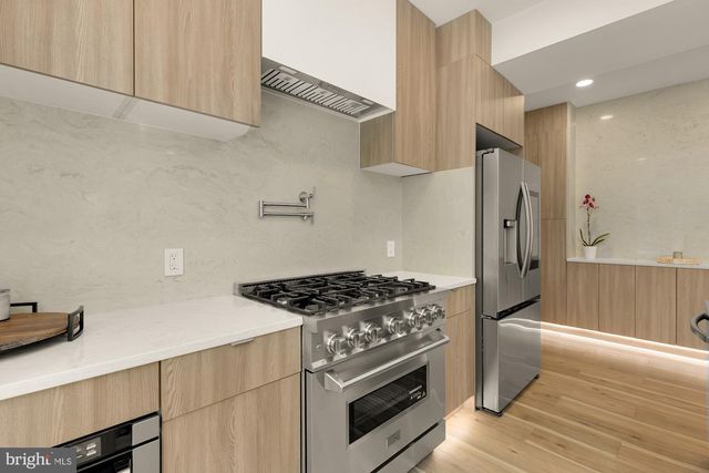 1527 BUCHANAN ST NW, Washington, DC 20011