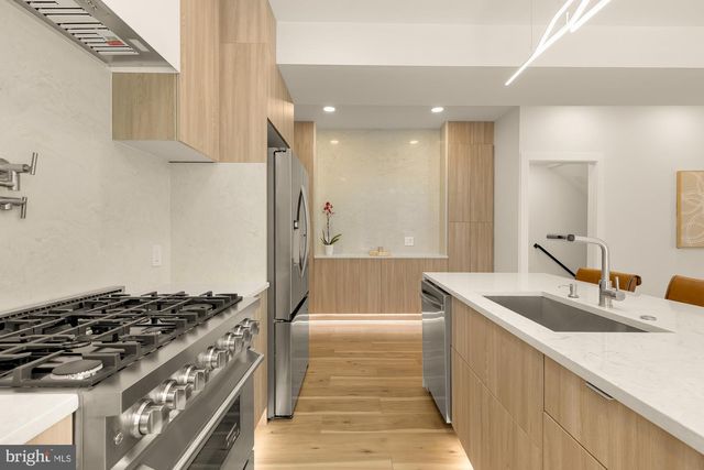 1527 BUCHANAN ST NW, Washington, DC 20011