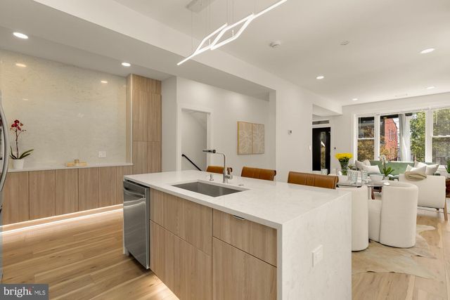 1527 BUCHANAN ST NW, Washington, DC 20011