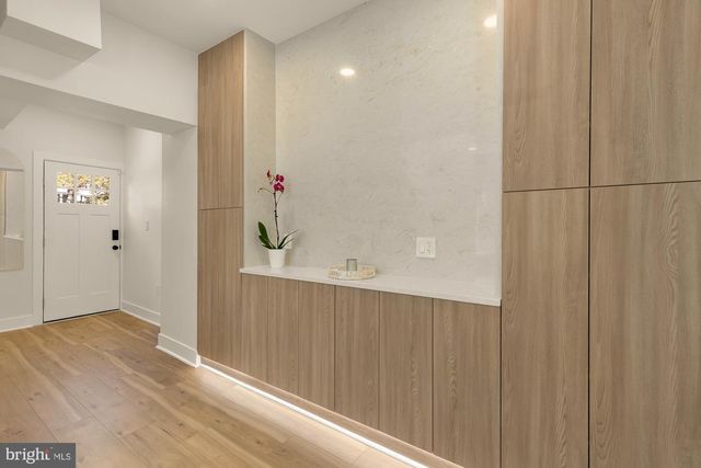 1527 BUCHANAN ST NW, Washington, DC 20011
