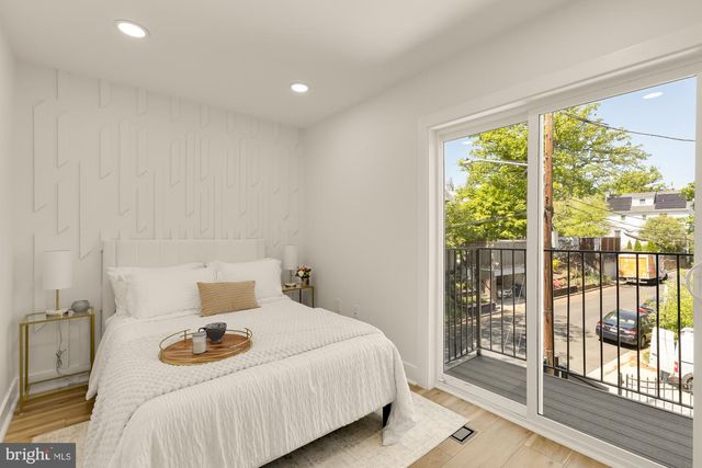 1527 BUCHANAN ST NW, Washington, DC 20011