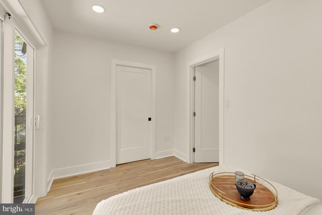 1527 BUCHANAN ST NW, Washington, DC 20011