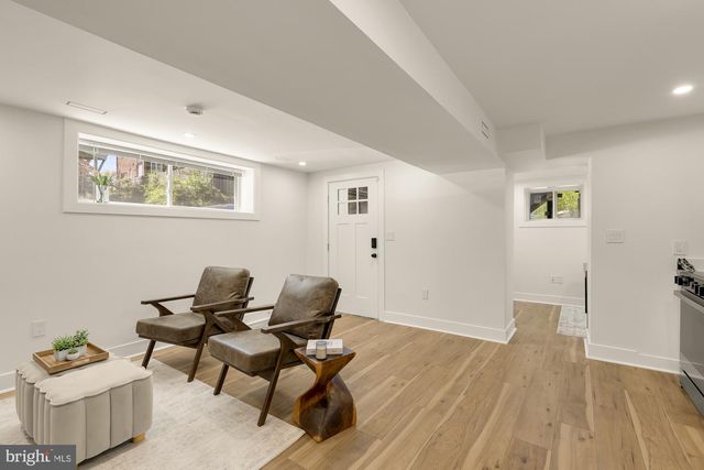 1527 BUCHANAN ST NW, Washington, DC 20011
