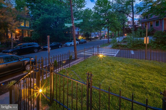 1527 BUCHANAN ST NW, Washington, DC 20011