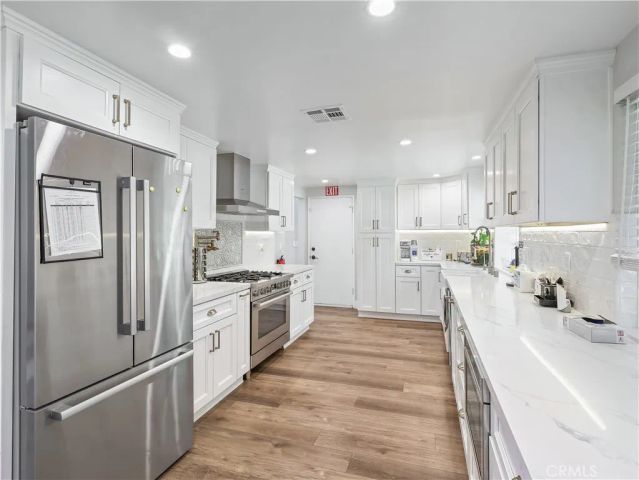9350 Tampa, Northridge, CA 91324