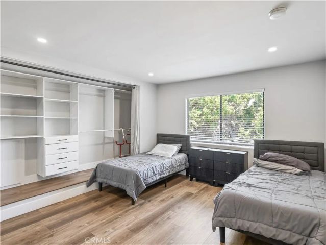 9350 Tampa, Northridge, CA 91324