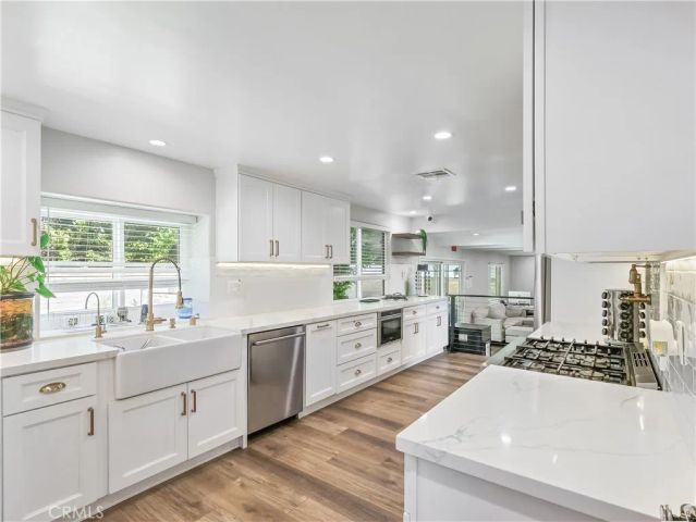 9350 Tampa, Northridge, CA 91324