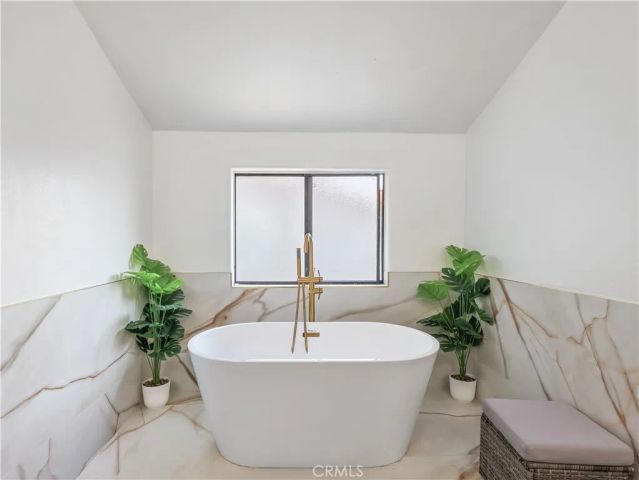 9350 Tampa, Northridge, CA 91324