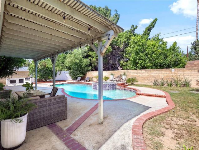 9350 Tampa, Northridge, CA 91324