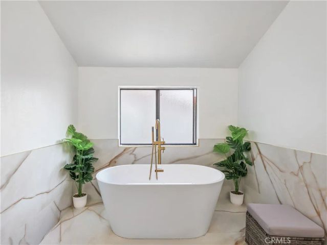 9350 Tampa, Northridge, CA 91324