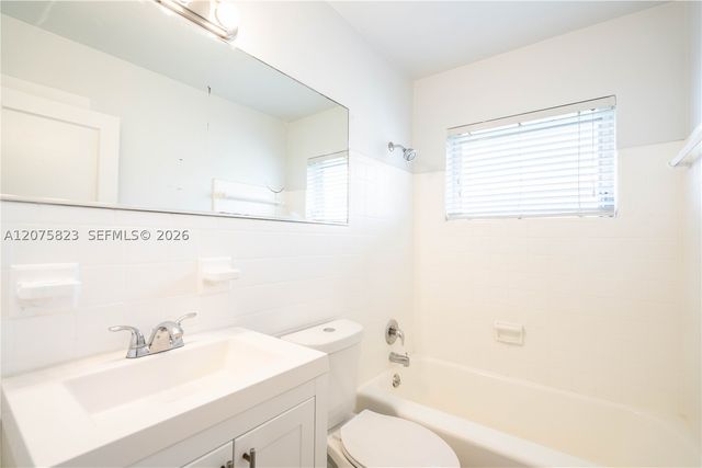 433 NE 82nd St 9, Miami, FL 33138