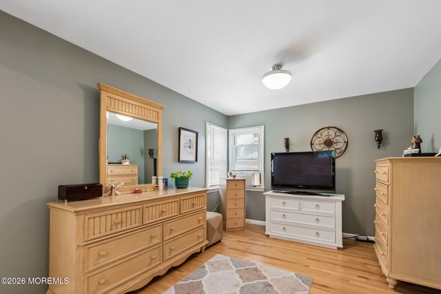 90 Manalapan Avenue, Freehold, NJ 07728