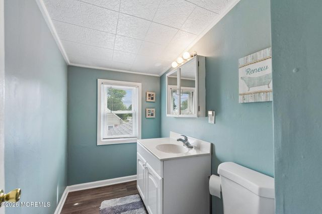 90 Manalapan Avenue, Freehold, NJ 07728