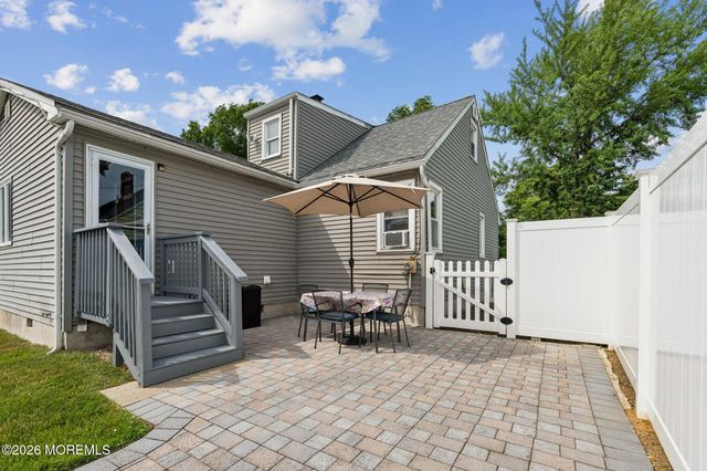 90 Manalapan Avenue, Freehold, NJ 07728