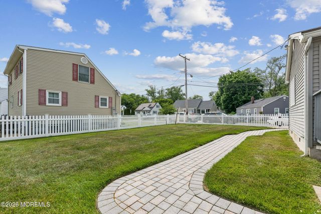 90 Manalapan Avenue, Freehold, NJ 07728