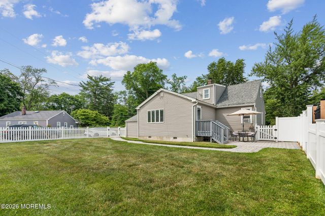 90 Manalapan Avenue, Freehold, NJ 07728