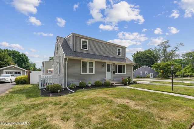 90 Manalapan Avenue, Freehold, NJ 07728