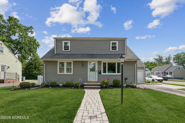 90 Manalapan Avenue, Freehold, NJ 07728