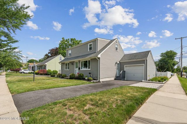 90 Manalapan Avenue, Freehold, NJ 07728