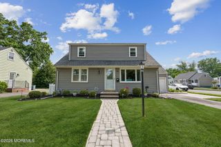 90 Manalapan Avenue, Freehold, NJ 07728