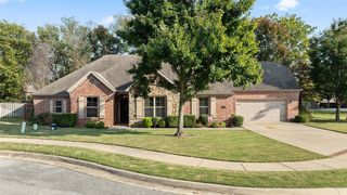 3750 N Belfast Place, Fayetteville, AR 72704