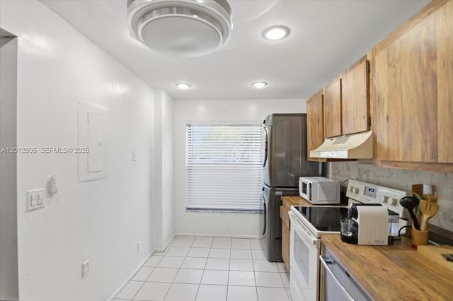 1270 NW 99th Avenue 60, Pembroke Pines, FL 33024