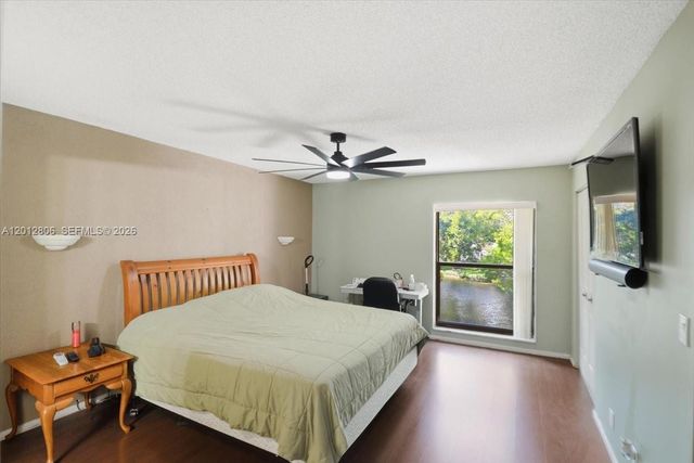 1270 NW 99th Avenue 60, Pembroke Pines, FL 33024