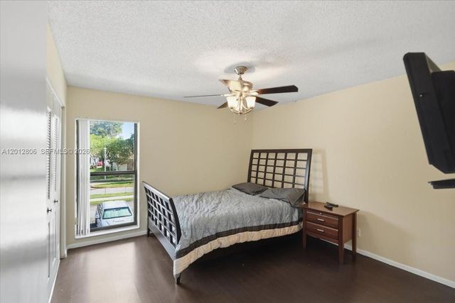 1270 NW 99th Avenue 60, Pembroke Pines, FL 33024