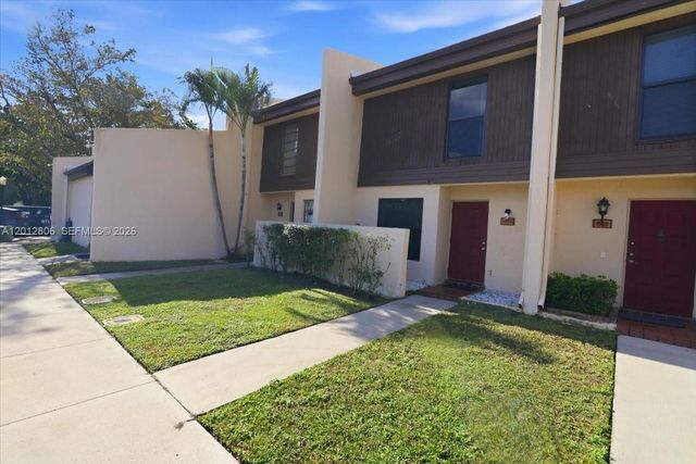 1270 NW 99th Avenue 60, Pembroke Pines, FL 33024
