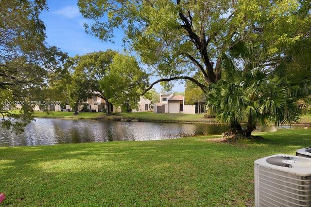 1270 NW 99th Avenue 60, Pembroke Pines, FL 33024