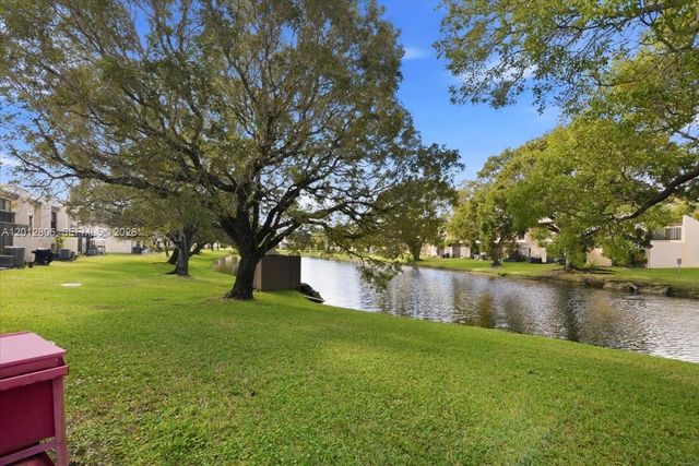 1270 NW 99th Avenue 60, Pembroke Pines, FL 33024
