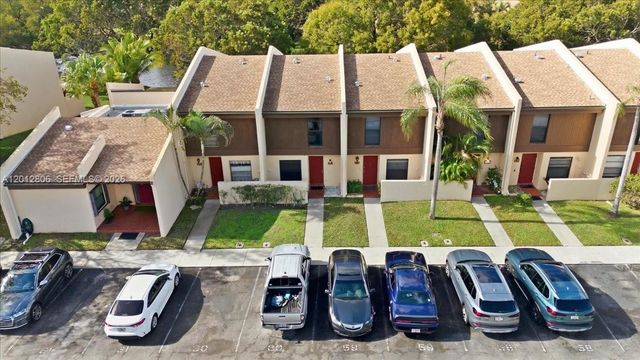 1270 NW 99th Avenue 60, Pembroke Pines, FL 33024