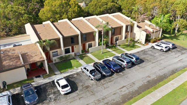 1270 NW 99th Avenue 60, Pembroke Pines, FL 33024