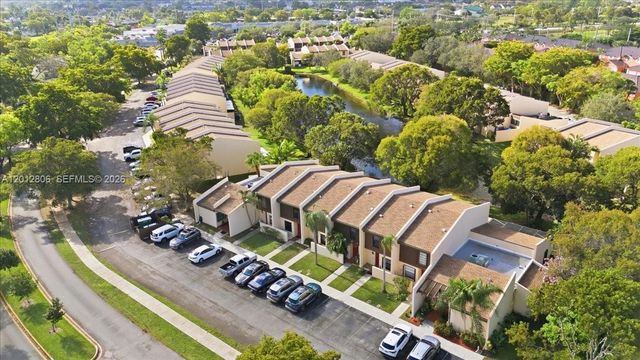 1270 NW 99th Avenue 60, Pembroke Pines, FL 33024