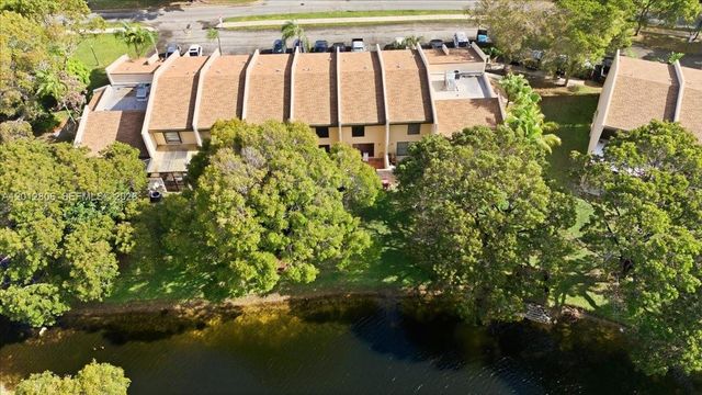 1270 NW 99th Avenue 60, Pembroke Pines, FL 33024