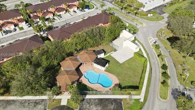 1270 NW 99th Avenue 60, Pembroke Pines, FL 33024