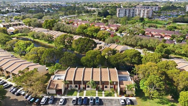 1270 NW 99th Avenue 60, Pembroke Pines, FL 33024