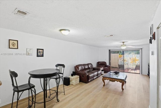 1270 NW 99th Avenue 60, Pembroke Pines, FL 33024