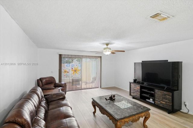1270 NW 99th Avenue 60, Pembroke Pines, FL 33024