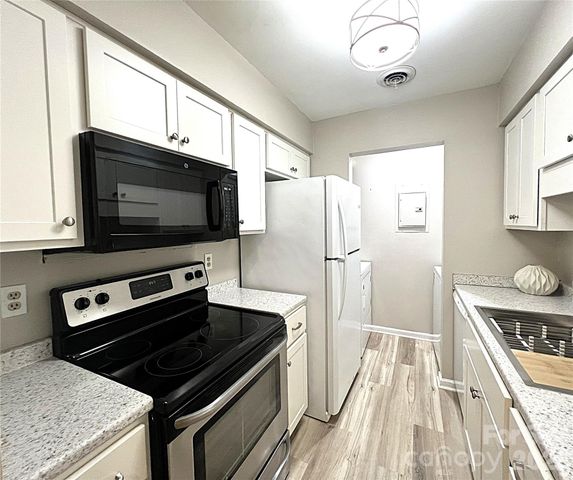 110 Heywood Road 9C, Arden, NC 28704