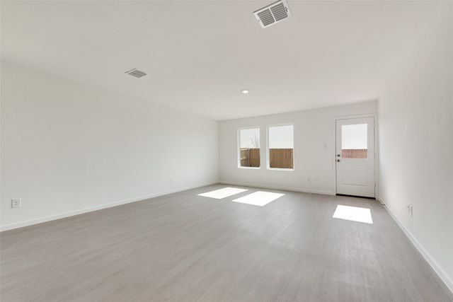 5142 Volunteer Drive, Ennis, TX 75119