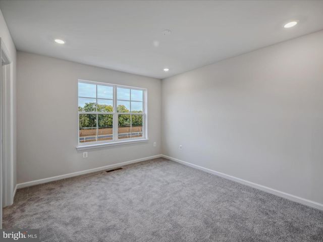 180 COOPERAGE RD, Inwood, WV 25428