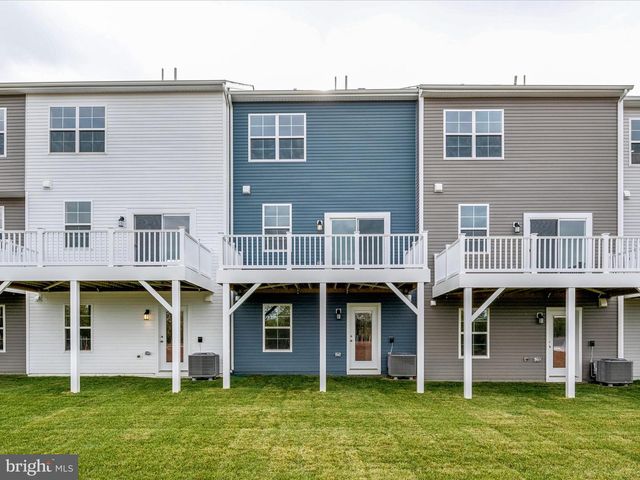 180 COOPERAGE RD, Inwood, WV 25428