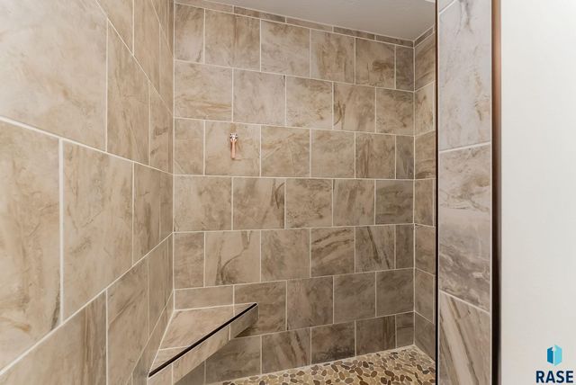 4025 S Pisidian Ave Avenue, Sioux Falls, SD 57110