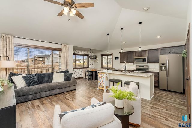 4025 S Pisidian Ave Avenue, Sioux Falls, SD 57110