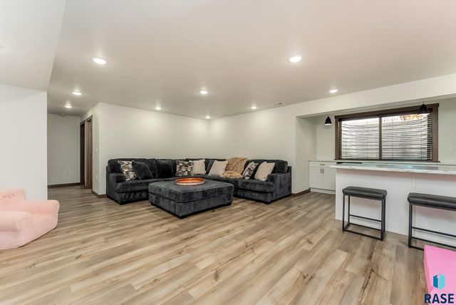 4025 S Pisidian Ave Avenue, Sioux Falls, SD 57110